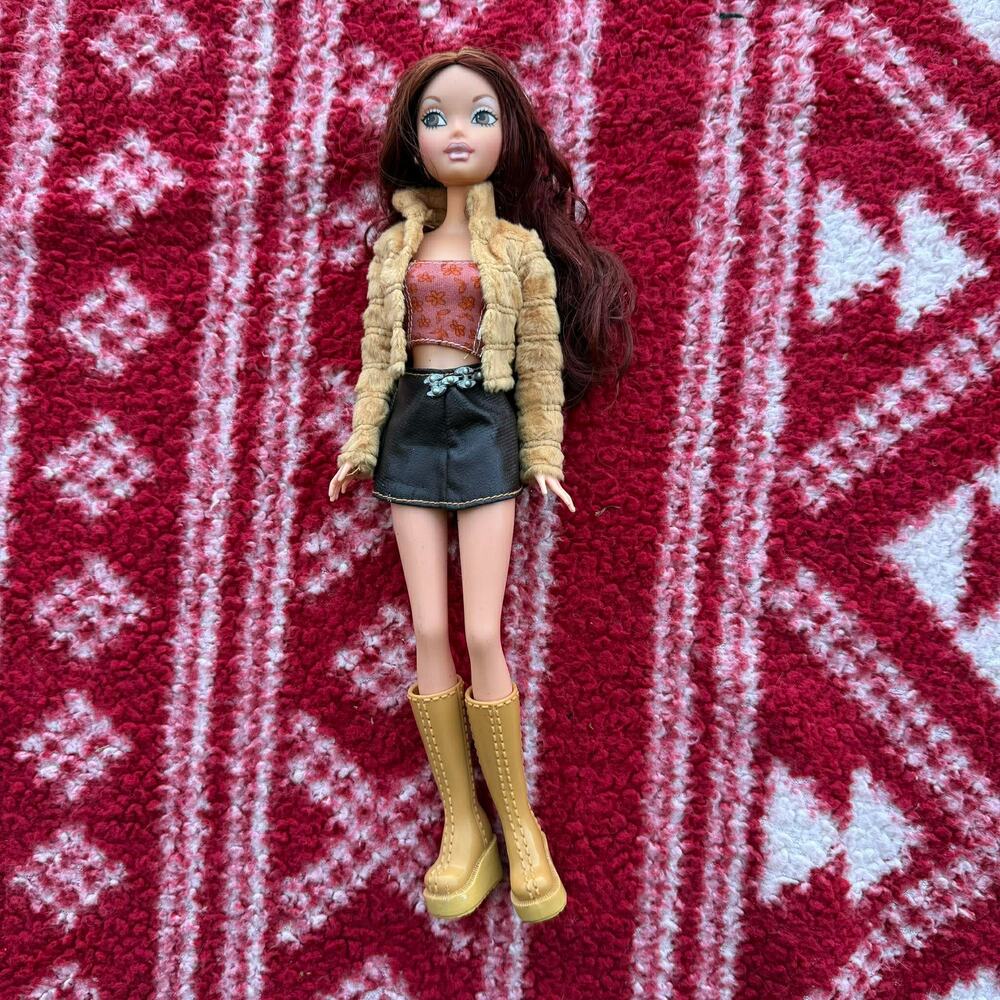 Vintage 2003 My Scene Chelsea Doll Chillin' Out Auburn Hair Faux Fur Jacket